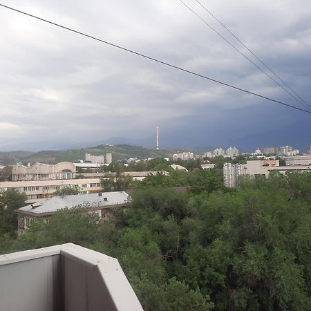 Apartment Shevchenko Panfilova Almaty Esterno foto