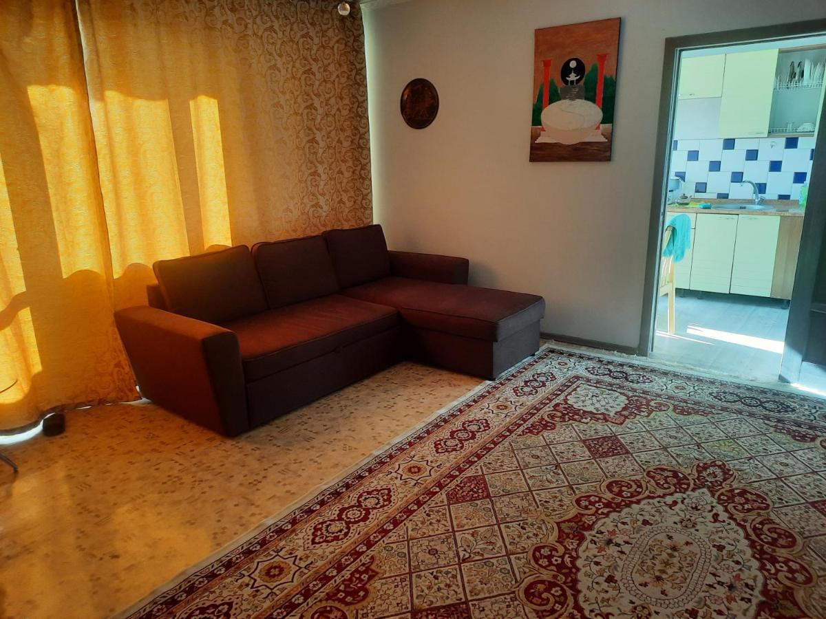 Apartment Shevchenko Panfilova Almaty Esterno foto